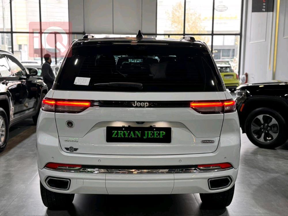 جیپ گراند شیرۆکی